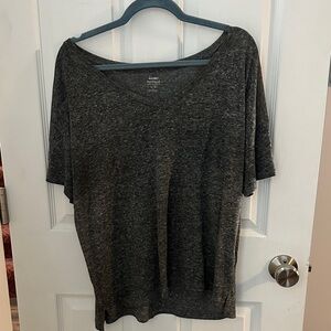 Old Navy Charcoal Boyfriend size Large Short Sleeve Tee V-neck.
